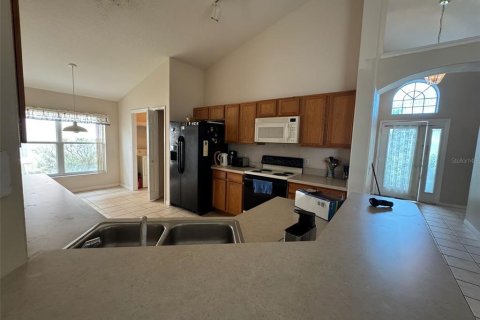 House in Davenport, Florida 3 bedrooms, 166.85 sq.m. № 1914699 - photo 12
