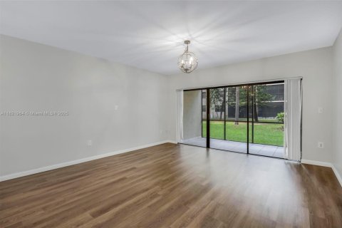 Condo in Miami, Florida, 2 bedrooms  № 1783666 - photo 5