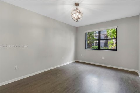 Condo in Miami, Florida, 2 bedrooms  № 1783666 - photo 21