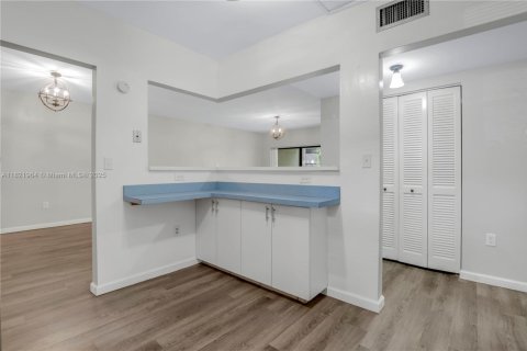 Condo in Miami, Florida, 2 bedrooms  № 1783666 - photo 19
