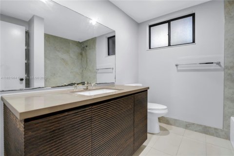 Condo in Miami, Florida, 2 bedrooms  № 1783666 - photo 30