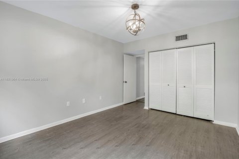 Condo in Miami, Florida, 2 bedrooms  № 1783666 - photo 14