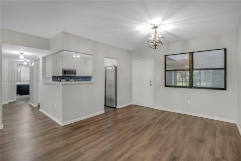 Condo in Miami, Florida, 2 bedrooms  № 1783666 - photo 15