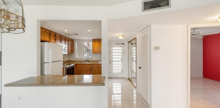 Condo à Sunrise, Floride, 2 chambres  № 2084387