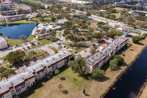 Copropriété à vendre à Sunrise, Floride: 2 chambres, 78.97 m2 № 2084387 - photo 15