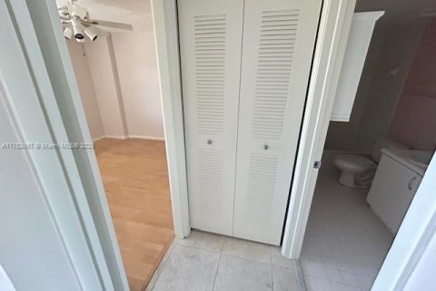 Condominio en venta en Fort Lauderdale, Florida, 2 dormitorios, 107.12 m2 № 1732025 - foto 13