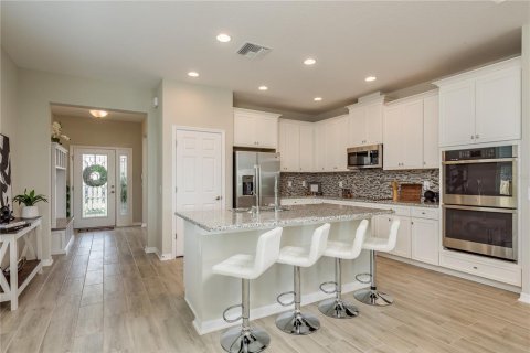 Villa ou maison à louer à Spring Hill, Floride: 3 chambres, 194.72 m2 № 1903273 - photo 9