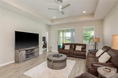 Villa ou maison à louer à Spring Hill, Floride: 3 chambres, 194.72 m2 № 1903273 - photo 15