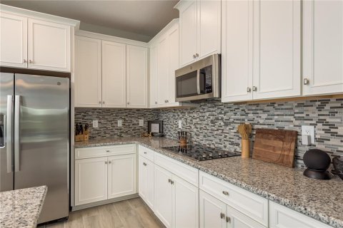 Villa ou maison à louer à Spring Hill, Floride: 3 chambres, 194.72 m2 № 1903273 - photo 7