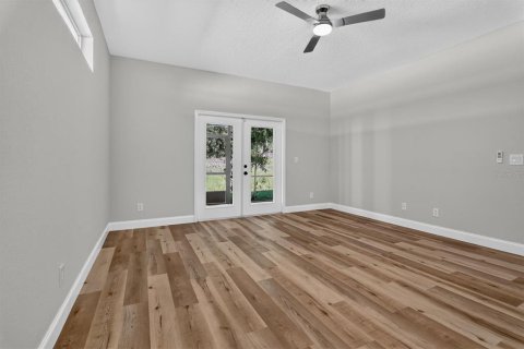House in Clermont, Florida 4 bedrooms, 199.09 sq.m. № 2427528 - photo 17
