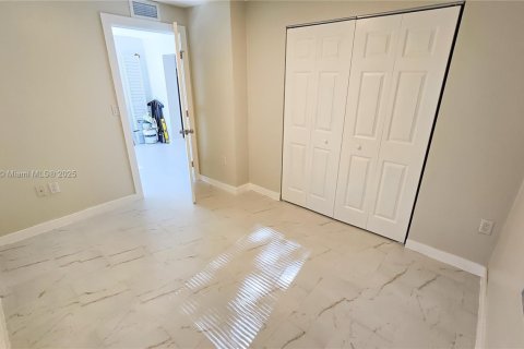 House in Miami, Florida 3 bedrooms, 85.19 sq.m. № 1743924 - photo 19