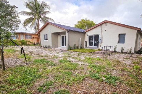 House in Miami, Florida 3 bedrooms, 85.19 sq.m. № 1743924 - photo 11