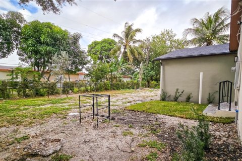 House in Miami, Florida 3 bedrooms, 85.19 sq.m. № 1743924 - photo 10