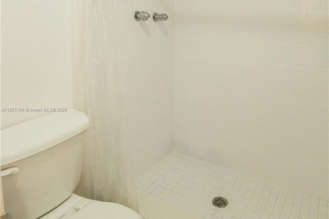 Copropriété à vendre à Hallandale Beach, Floride: 2 chambres, 139.35 m2 № 1781448 - photo 24