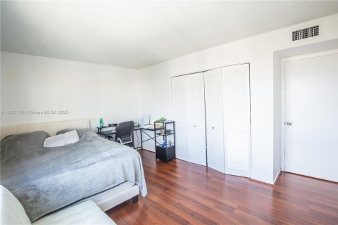 Copropriété à vendre à Hallandale Beach, Floride: 2 chambres, 139.35 m2 № 1781448 - photo 18