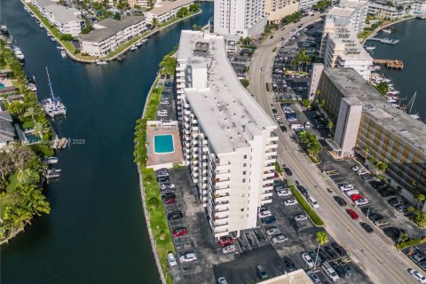 Copropriété à vendre à Hallandale Beach, Floride: 2 chambres, 139.35 m2 № 1781448 - photo 3