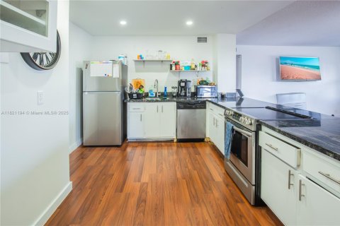 Copropriété à vendre à Hallandale Beach, Floride: 2 chambres, 139.35 m2 № 1781448 - photo 14