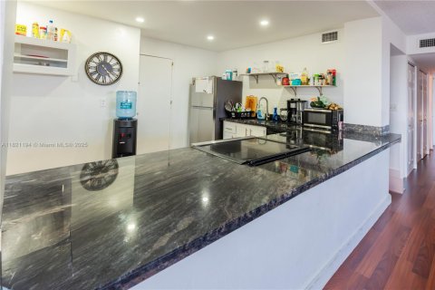 Copropriété à vendre à Hallandale Beach, Floride: 2 chambres, 139.35 m2 № 1781448 - photo 10