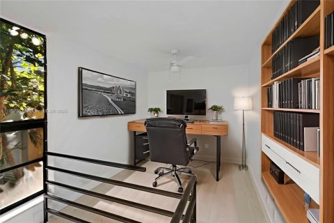 Condominio en venta en Miami, Florida, 2 dormitorios, 122.72 m2 № 1965680 - foto 5