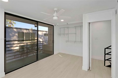 Condominio en venta en Miami, Florida, 2 dormitorios, 122.72 m2 № 1965680 - foto 16