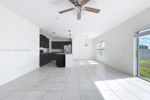 Casa en venta en Davenport, Florida, 4 dormitorios № 1975378 - foto 16