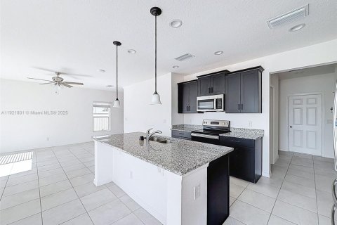 Casa en venta en Davenport, Florida, 4 dormitorios № 1975378 - foto 25