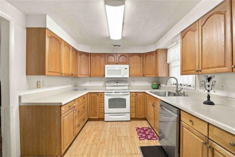 House in Sarasota, Florida 4 bedrooms, 102.94 sq.m. № 2393460 - photo 11