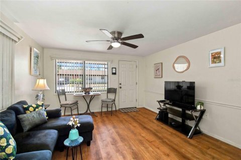 House in Sarasota, Florida 4 bedrooms, 102.94 sq.m. № 2393460 - photo 5