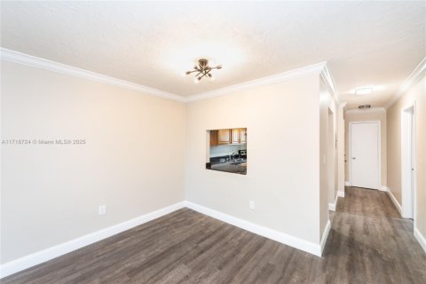 Condo in Key Biscayne, Florida, 2 bedrooms  № 1470342 - photo 5