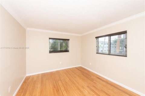 Condo in Key Biscayne, Florida, 2 bedrooms  № 1470342 - photo 11
