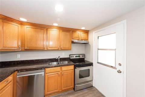 Condo in Key Biscayne, Florida, 2 bedrooms  № 1470342 - photo 6
