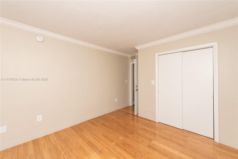Condo in Key Biscayne, Florida, 2 bedrooms  № 1470342 - photo 16
