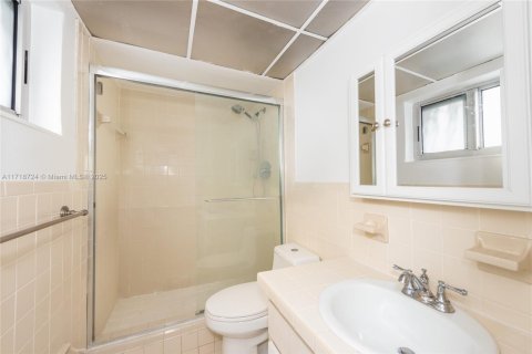 Condo in Key Biscayne, Florida, 2 bedrooms  № 1470342 - photo 14
