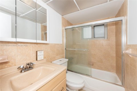 Condo in Key Biscayne, Florida, 2 bedrooms  № 1470342 - photo 18