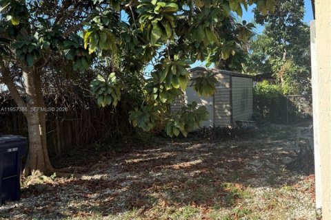 House in Homestead, Florida 3 bedrooms, 134.71 sq.m. № 2027673 - photo 11