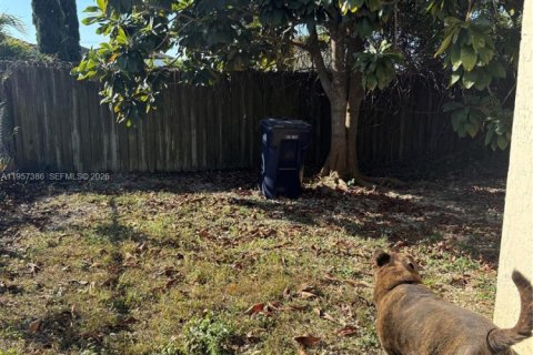 House in Homestead, Florida 3 bedrooms, 134.71 sq.m. № 2027673 - photo 10