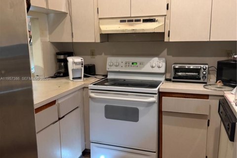 House in Homestead, Florida 3 bedrooms, 134.71 sq.m. № 2027673 - photo 5