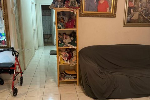 House in Homestead, Florida 3 bedrooms, 134.71 sq.m. № 2027673 - photo 8