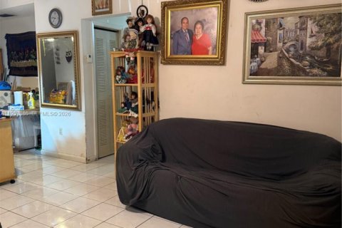 House in Homestead, Florida 3 bedrooms, 134.71 sq.m. № 2027673 - photo 3