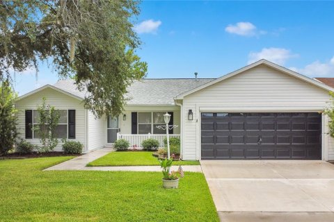 House in The Villages, Florida 3 bedrooms, 129.32 sq.m. № 1898691 - photo 1
