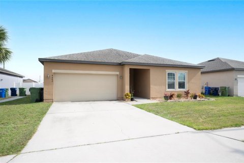 House in Winter Haven, Florida 4 bedrooms, 185.71 sq.m. № 1789938 - photo 2