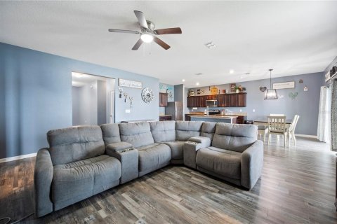 House in Winter Haven, Florida 4 bedrooms, 185.71 sq.m. № 1789938 - photo 7