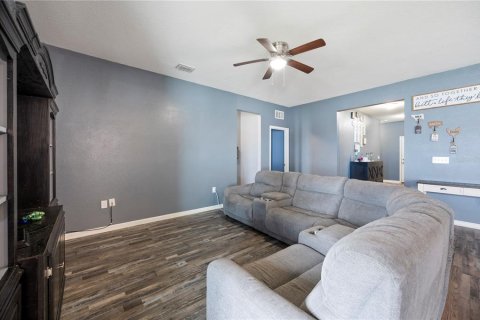 House in Winter Haven, Florida 4 bedrooms, 185.71 sq.m. № 1789938 - photo 6