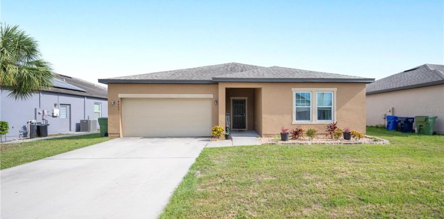 House in Winter Haven, Florida 4 bedrooms, 185.71 sq.m. № 1789938