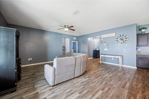House in Winter Haven, Florida 4 bedrooms, 185.71 sq.m. № 1789938 - photo 5