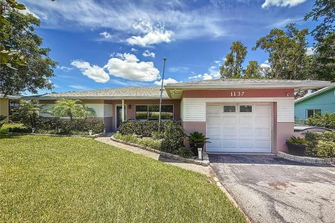 House in Largo, Florida 2 bedrooms, 150.69 sq.m. № 1795413 - photo 1
