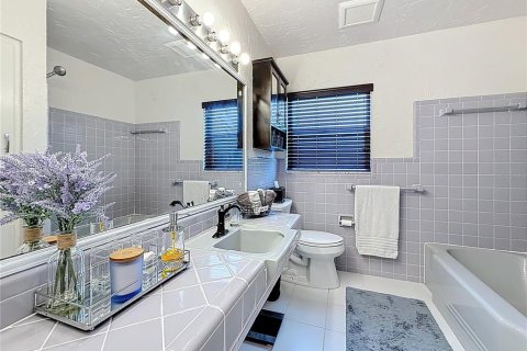 House in Largo, Florida 2 bedrooms, 150.69 sq.m. № 1795413 - photo 25