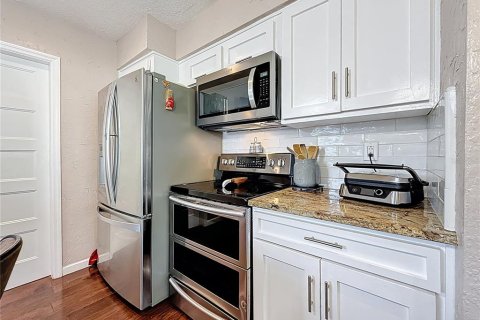 House in Largo, Florida 2 bedrooms, 150.69 sq.m. № 1795413 - photo 14