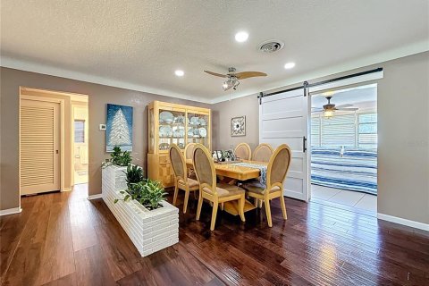 House in Largo, Florida 2 bedrooms, 150.69 sq.m. № 1795413 - photo 8