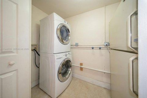 Купить виллу или дом в Майами, Флорида 3 спальни, 143.63м2, № 2005279 - фото 16